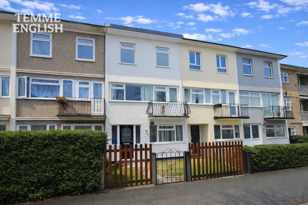 Main image of property: Long Riding, Basildon, SS14
