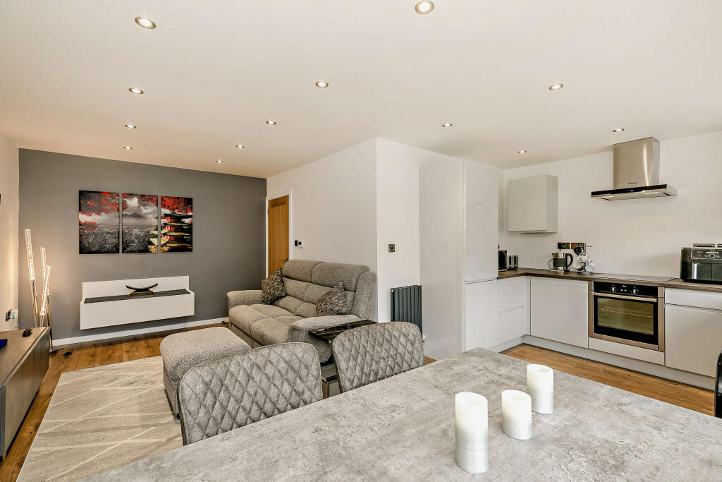 Meadow Drive, Barnsley, South Yorkshire photo 3