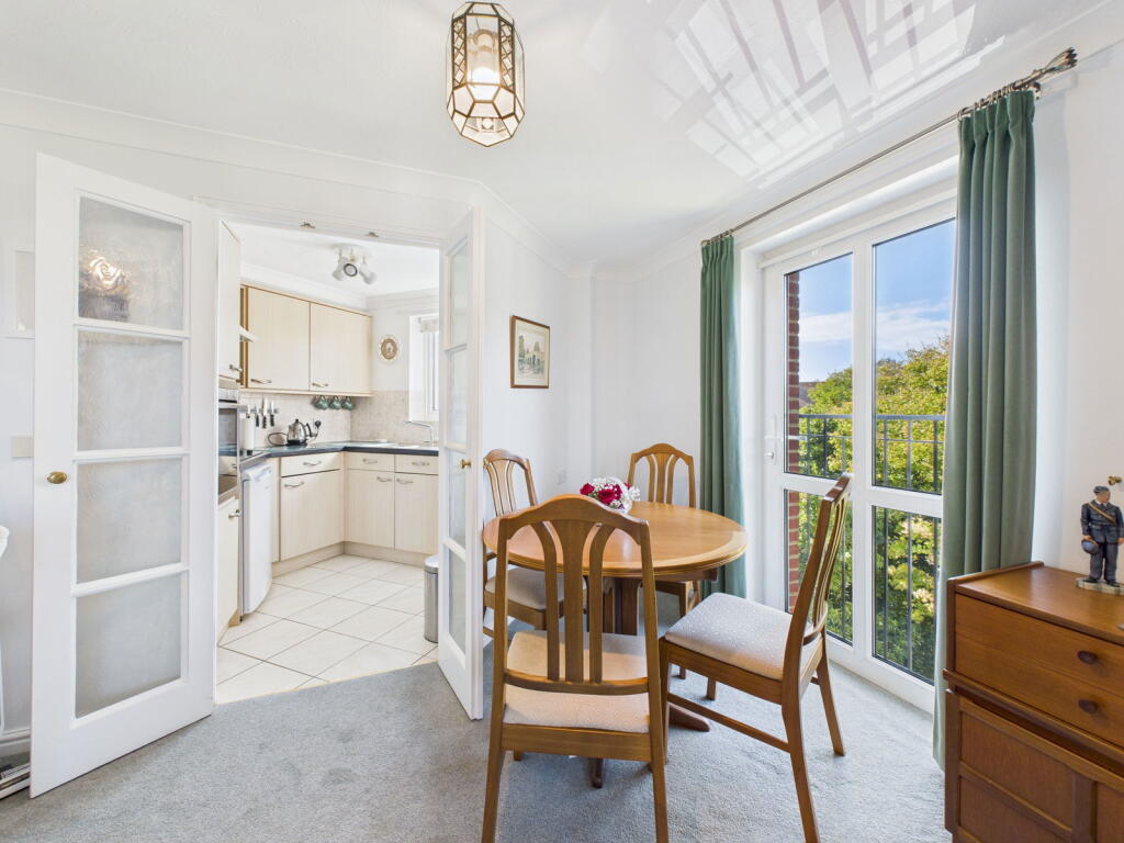 Jubilee Court, Mill Road, Worthing, BN11 photo 3
