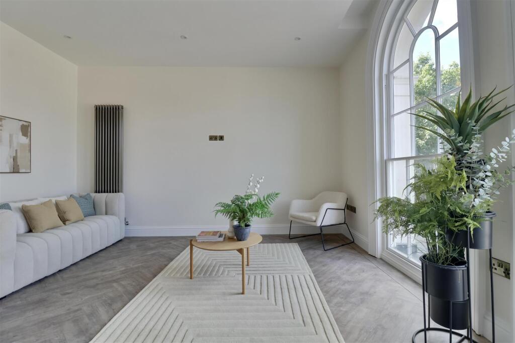 Apartment in Portsmouth, Southsea - More