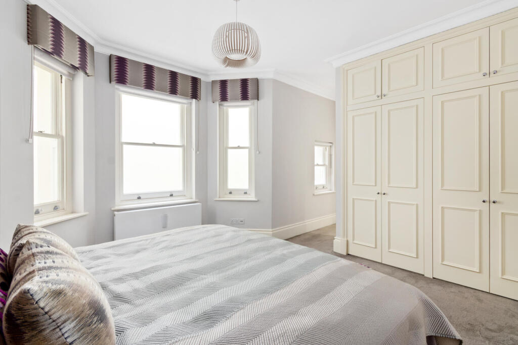 Apartment in London - View 5