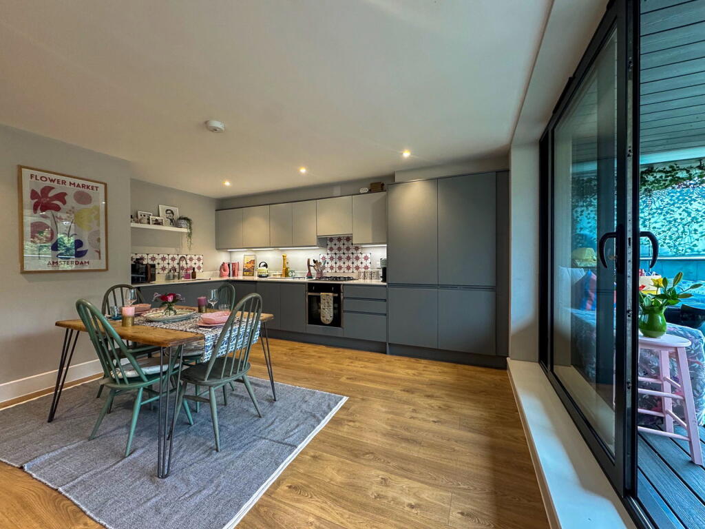 Apartment in Dover - View 2