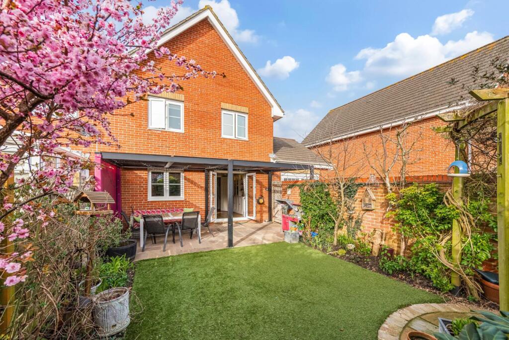 Main image of property: Warsash Road, Warsash, Southampton