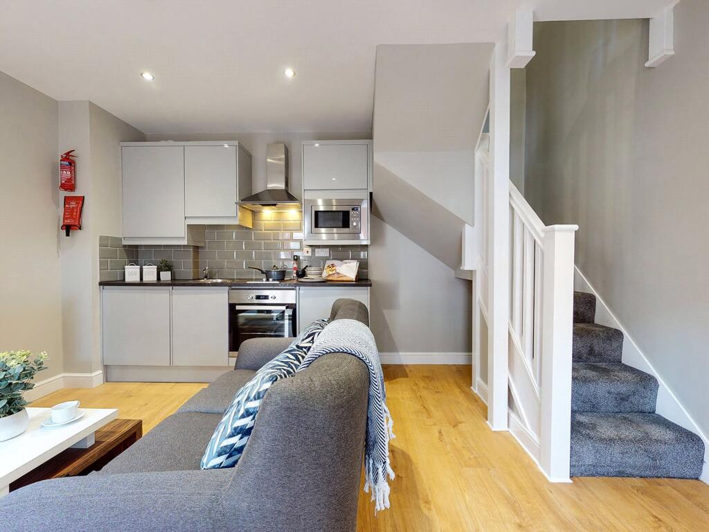 Main image of property: 25 Springfield Mount #445185
