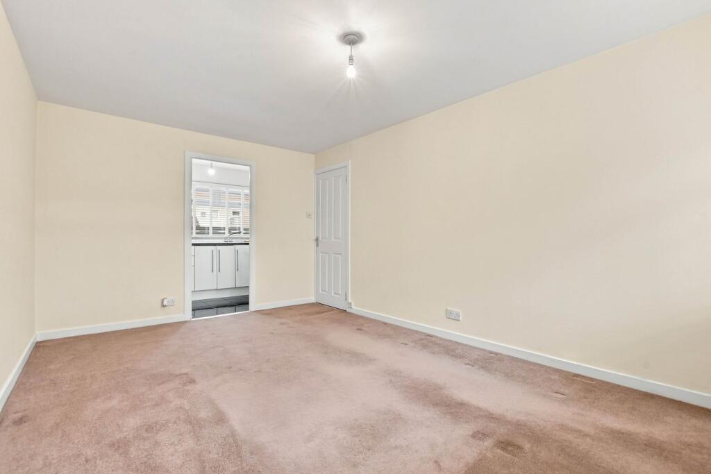 Apartment in Kilmarnock, North Ayrshire - View 5