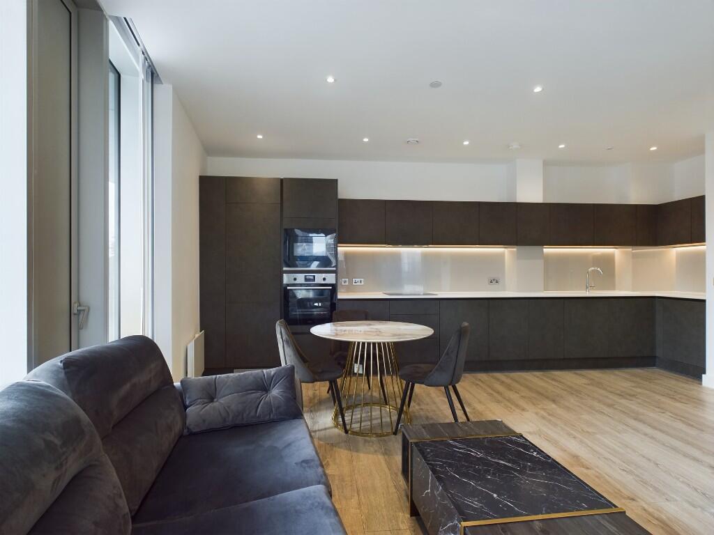 Apartment in Manchester, City Centre - View 5