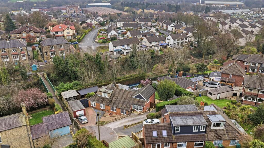 Hawthorn Crescent, Baildon, Shipley