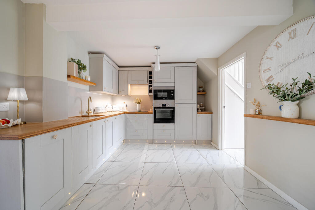 House in Bath, Southwick - View 4