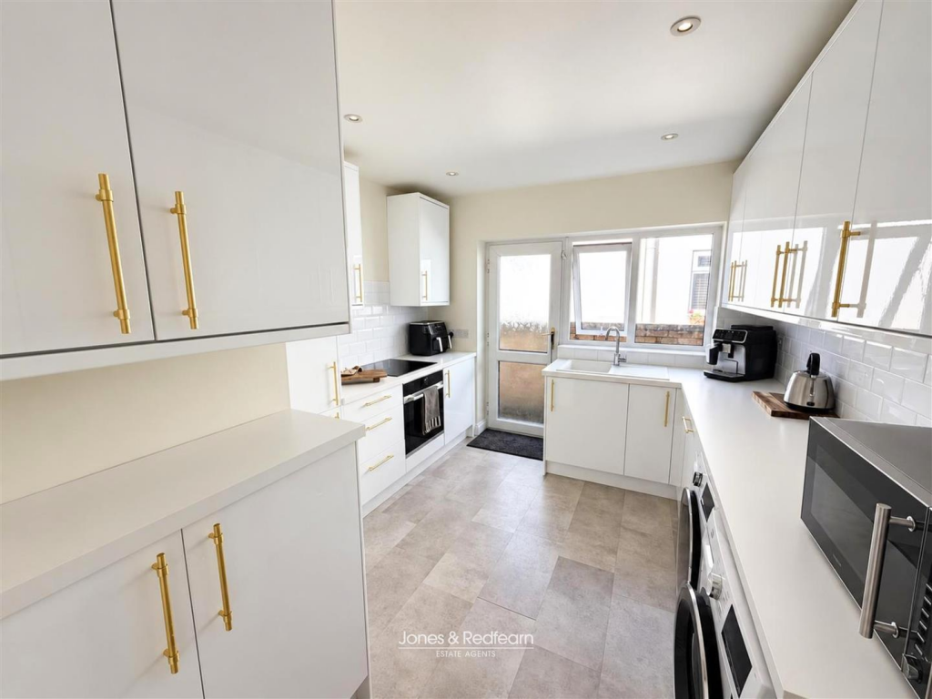 House in Llandudno, Rhyl - More