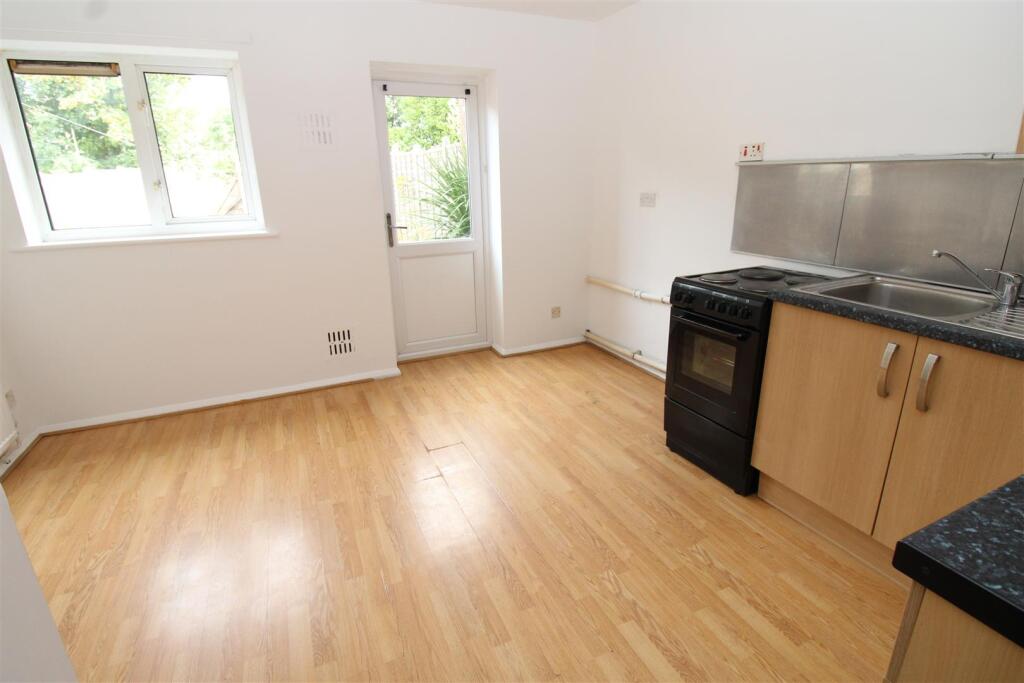 Coomes Way, Littlehampton photo 2