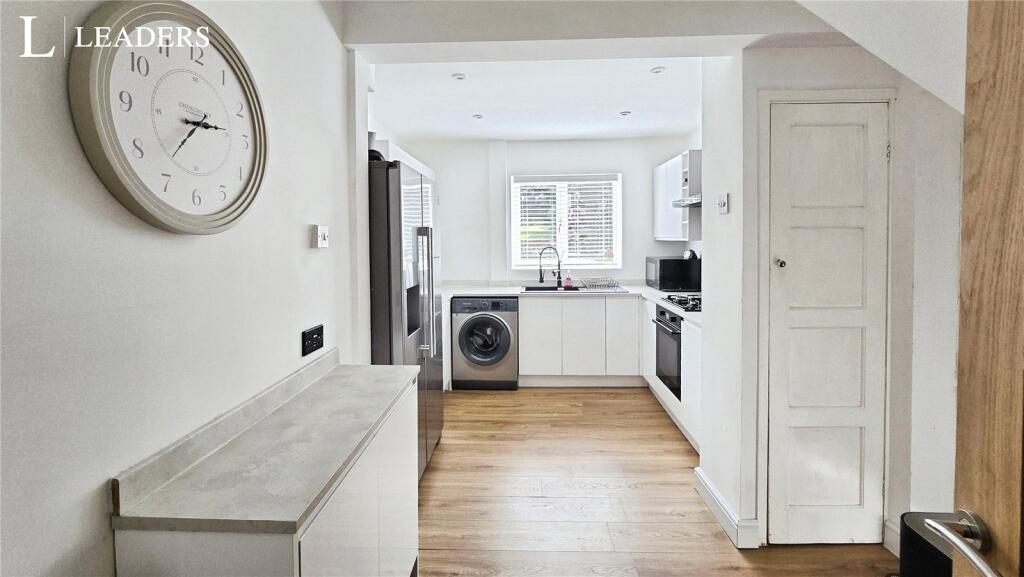 Sycamore Road, Worcester, Worcestershire photo 3
