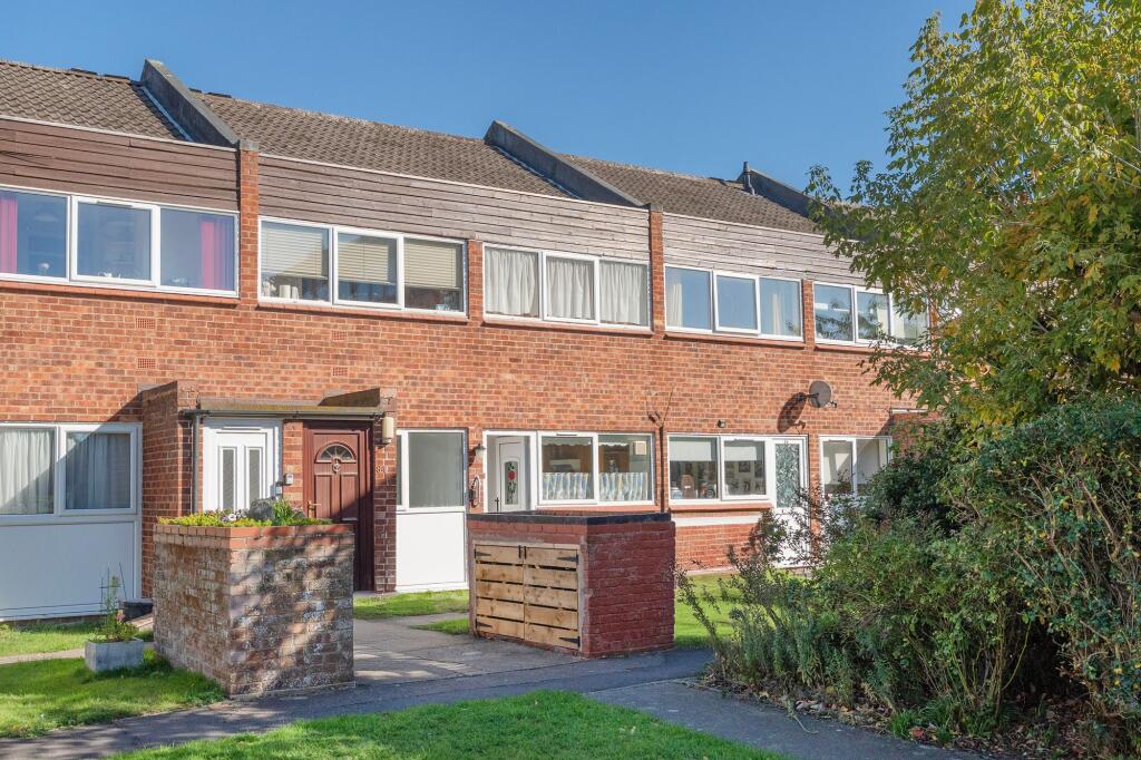 2-bed flat on Templemere, Norwich, £130,000