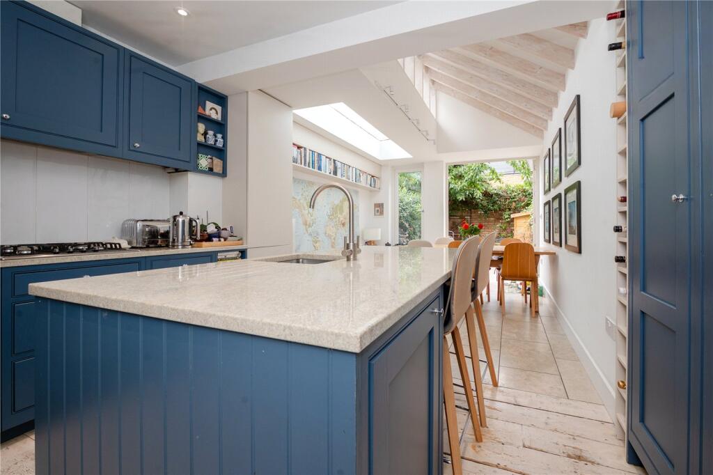 House in Twickenham - More