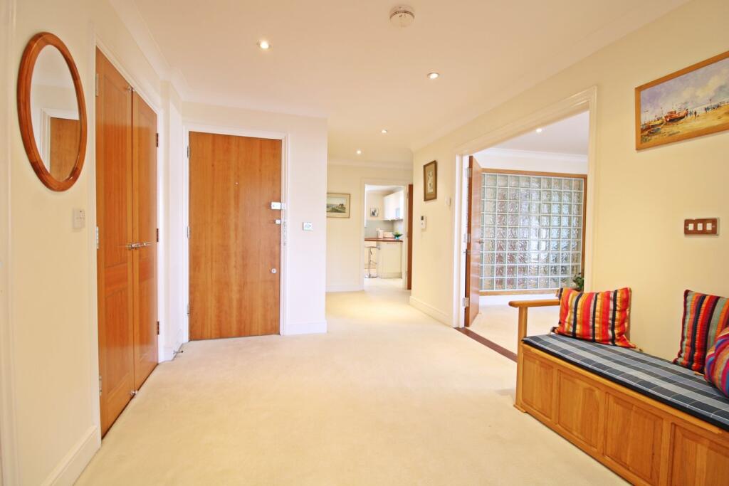 Creswell Drive, Langley Waterside, Beckenham, BR3 - More