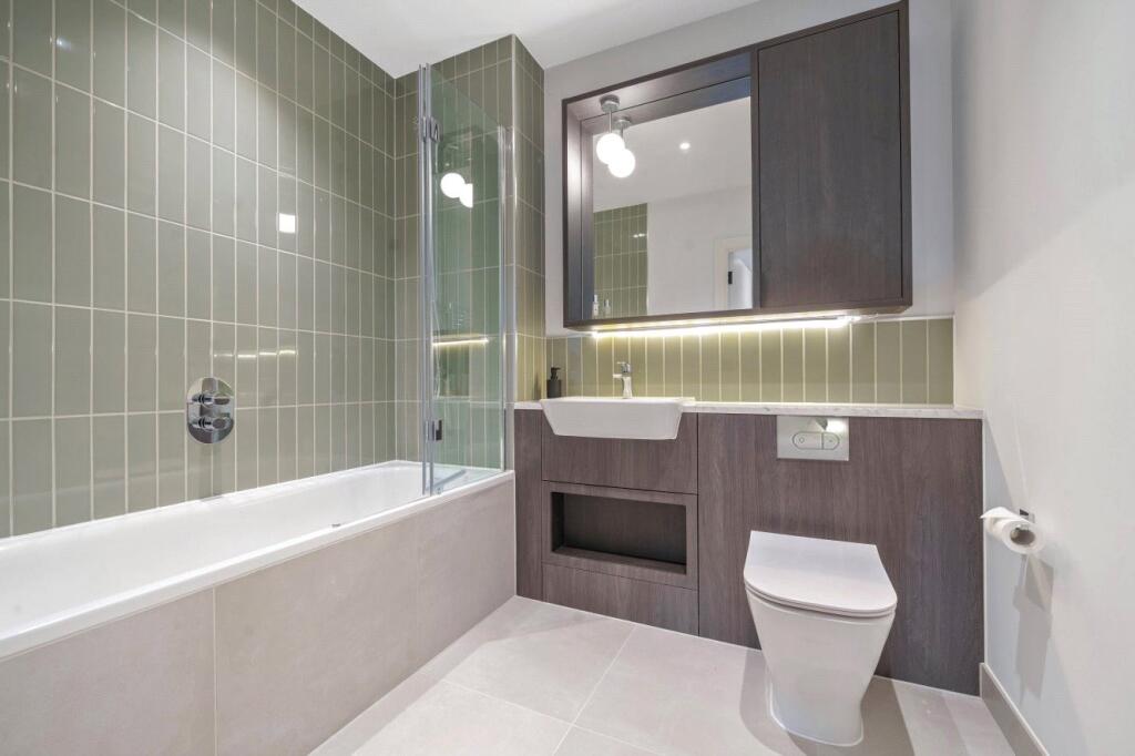 Ashwood House, 16-22 Pembroke Broadway, Camberley, Surrey, GU15 photo 3