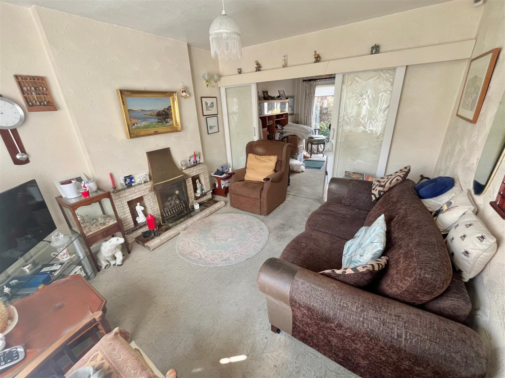 Arnesby Avenue, Sale photo 3