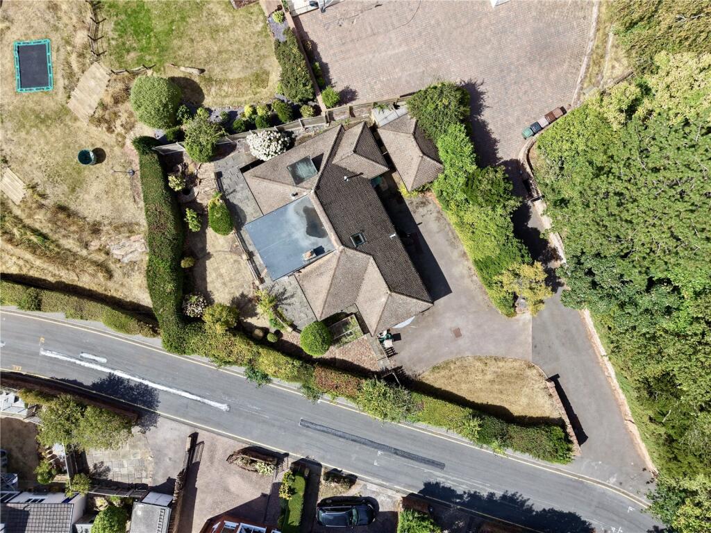House in Heswall, Liverpool City Region - View 3