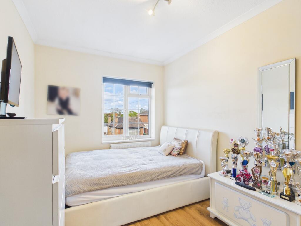Apartment in Spelthorne, Surrey - View 5