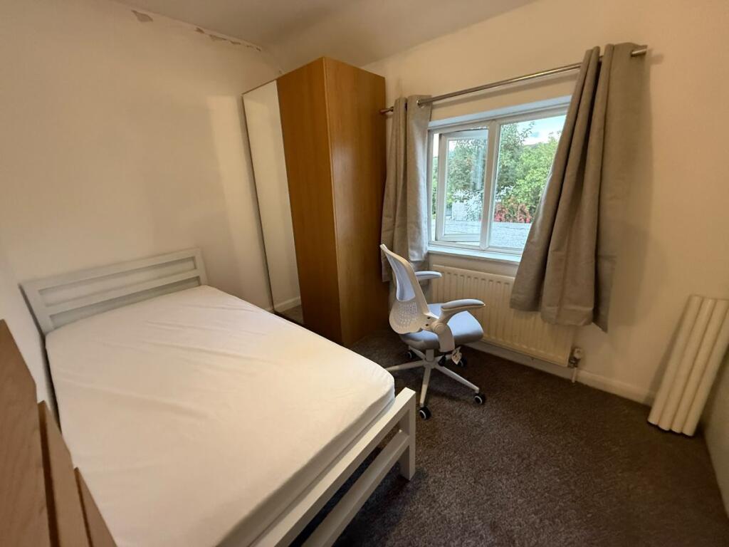 Main image of property: Alresford Road, Guildford, GU2 7UE