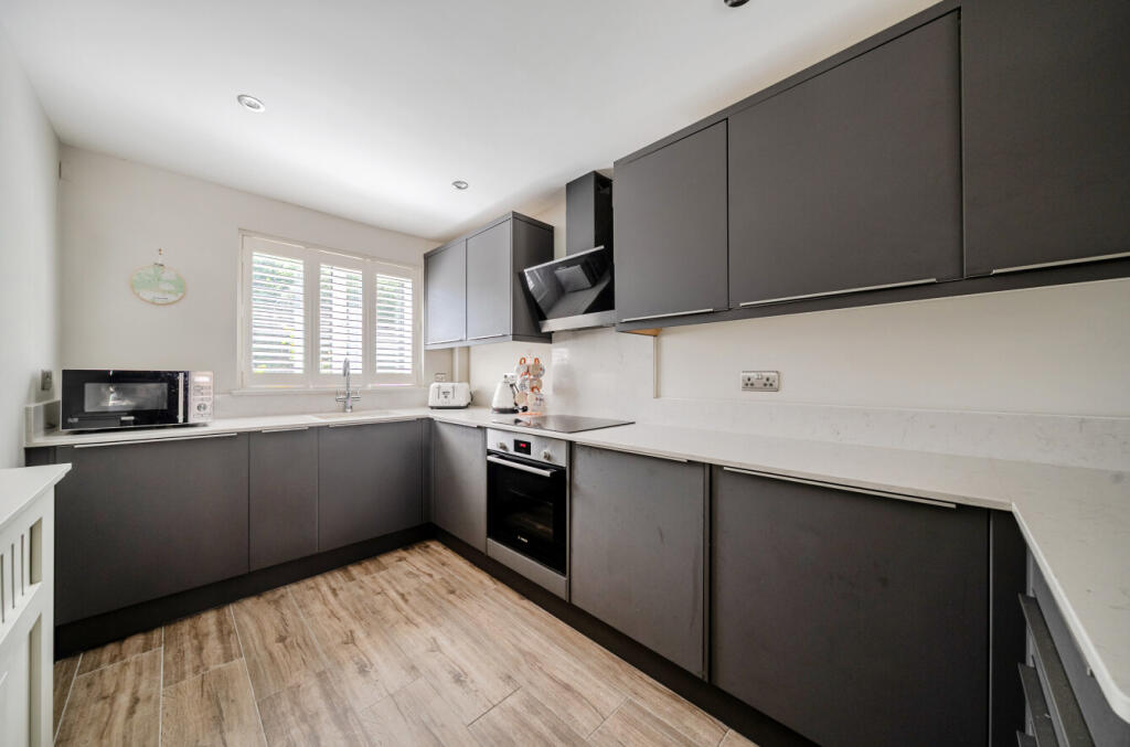 Marcus Court, Heathside Road, Woking, Surrey, GU22 photo 3