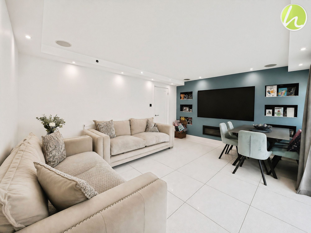 Stenning Avenue, Linford, SS17 photo 3