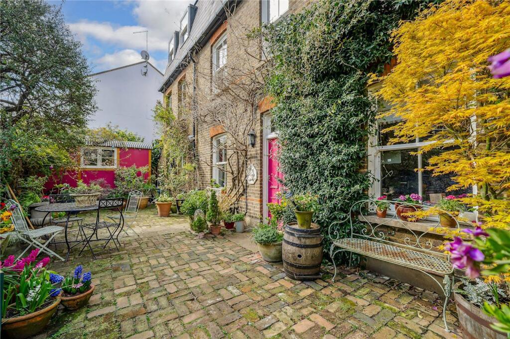 Main image of property: Battersea High Street, London, SW11