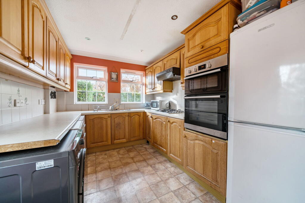 Fennel Close, Chineham photo 2