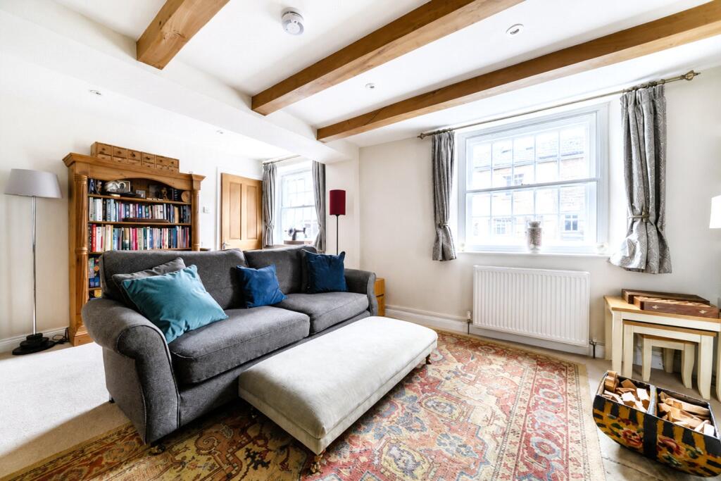 House in Witney, Burwell - More