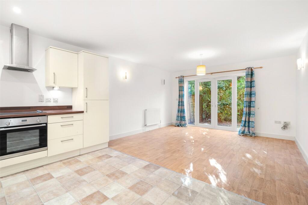 Reading Road, Wokingham, Berkshire, RG41 - View 2