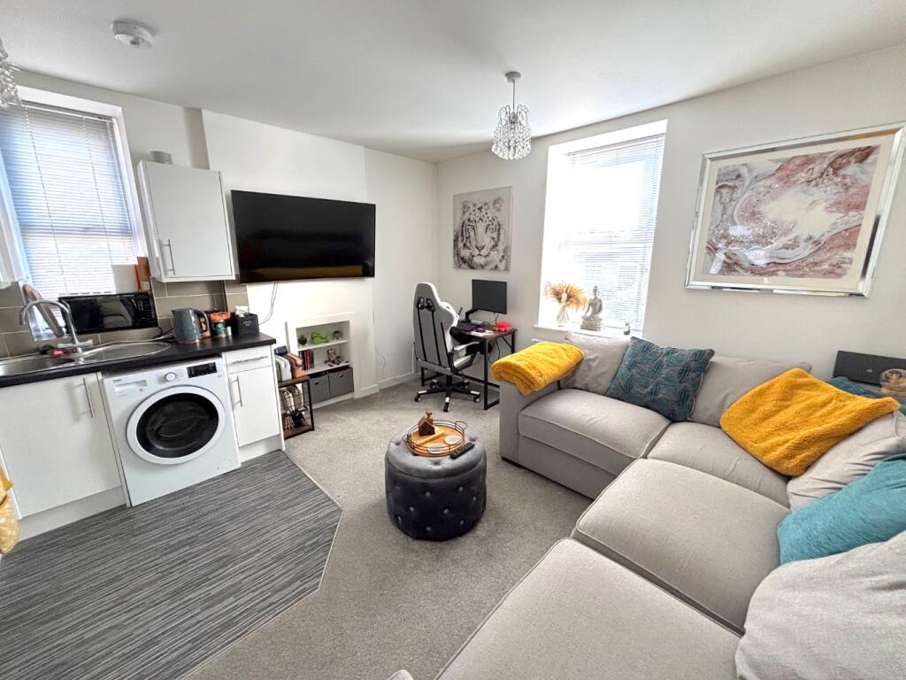 1-bed flat on Hallatrow Road, Paulton, Bristol, £134,250