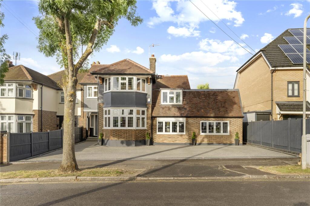 Main image of property: College Gardens, Chingford, London, E4