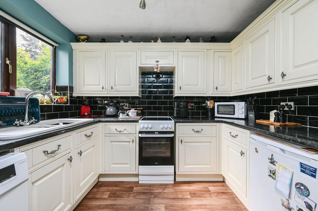 House in Ashford, Bybrook, Repton Park North - View 4