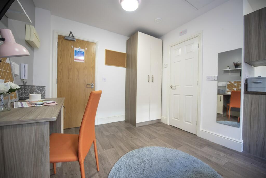 Apartment in Nottingham - View 4