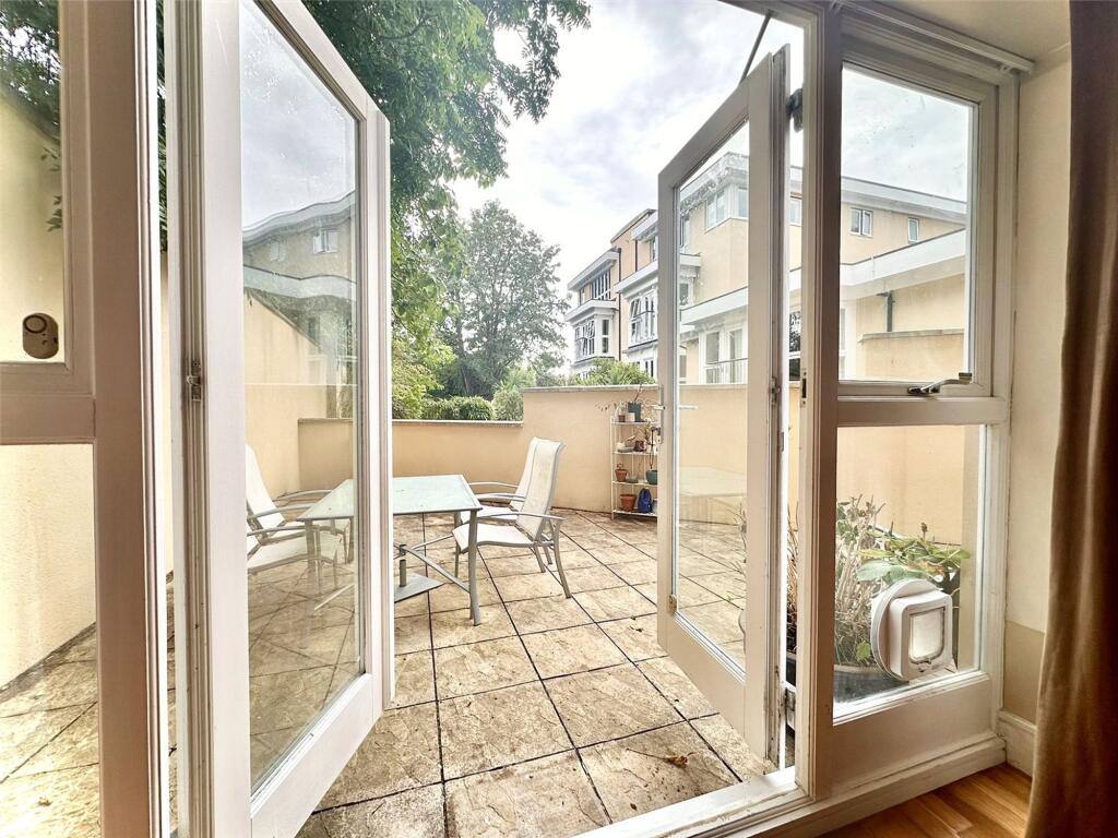 Apartment in Bristol - View 2