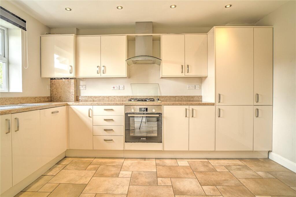High Street, Wroughton, Swindon, Wiltshire, SN4 photo 2