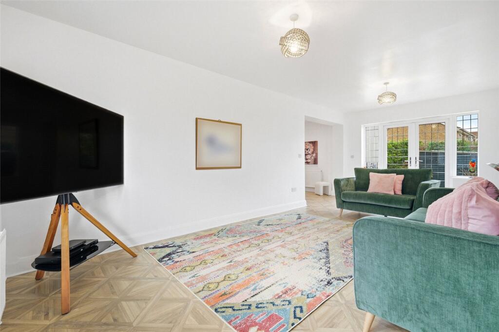 Park Lane, Ramsden Heath, CM11 photo 3
