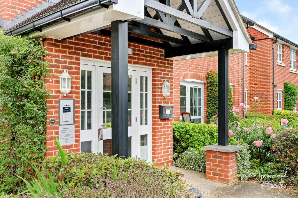Main image of property: High Street, Epping, CM16