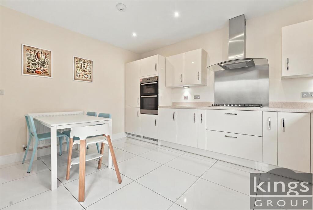 House in East Hertfordshire, Gilston - View 4