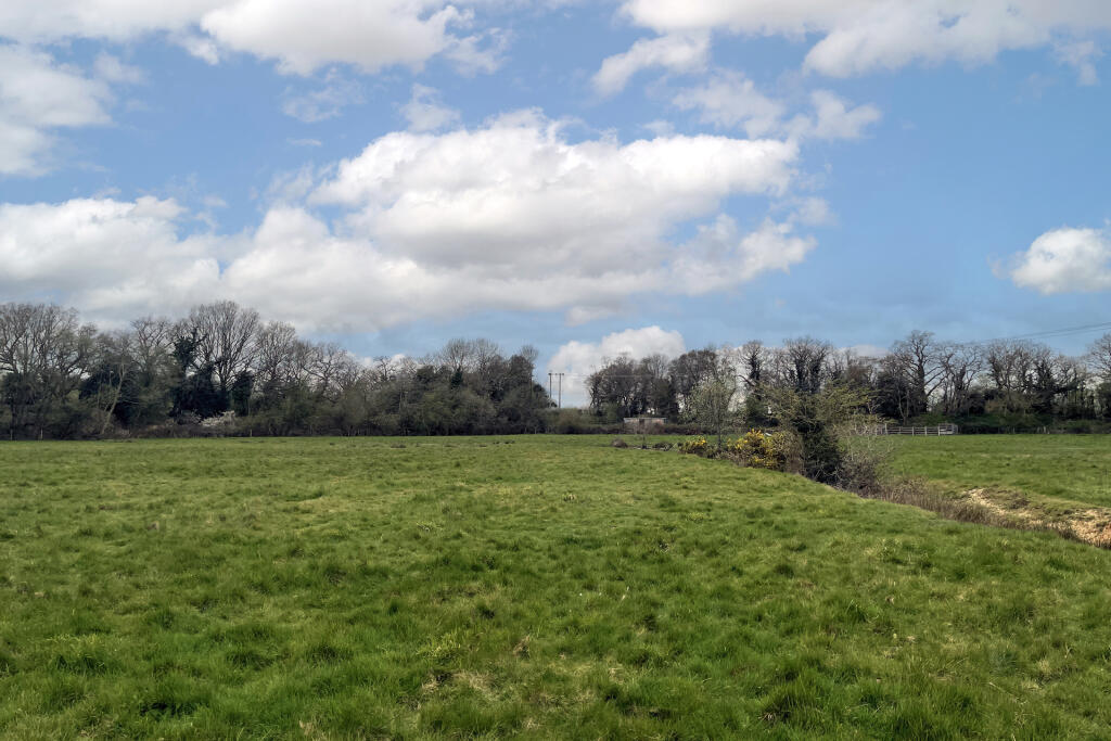 Land for sale in Ufton Nervet, Reading.