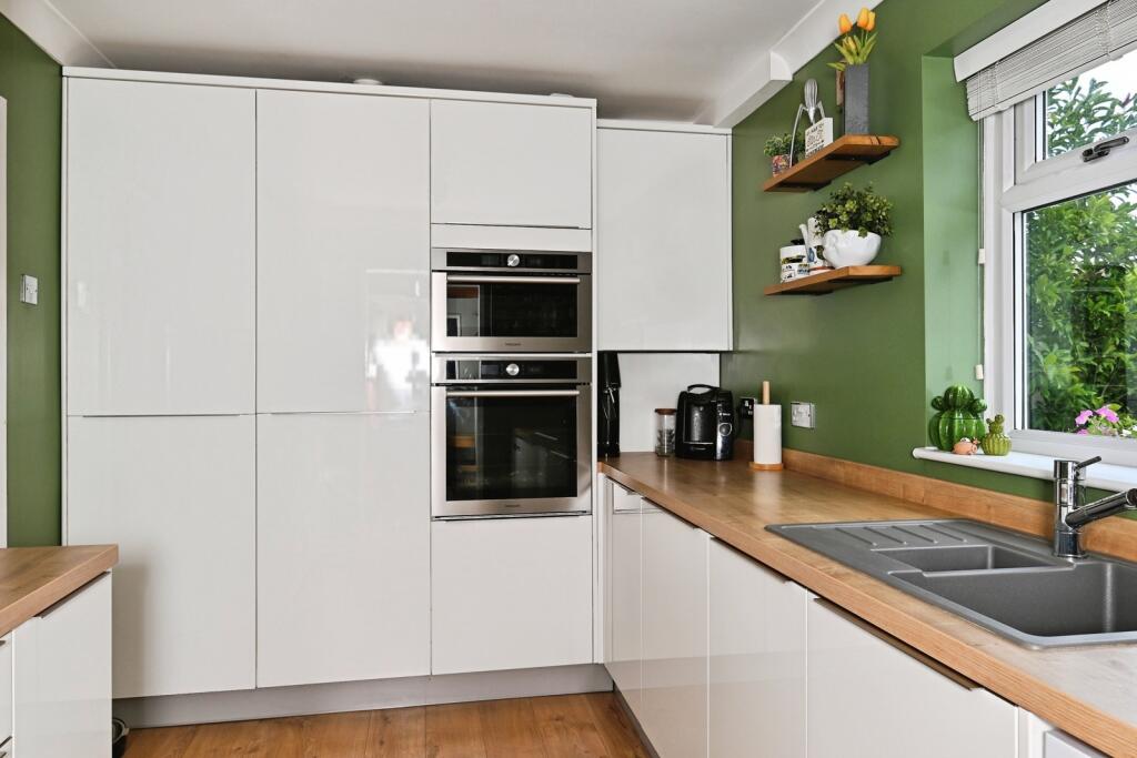 House in Chatham, Snodhurst - View 3