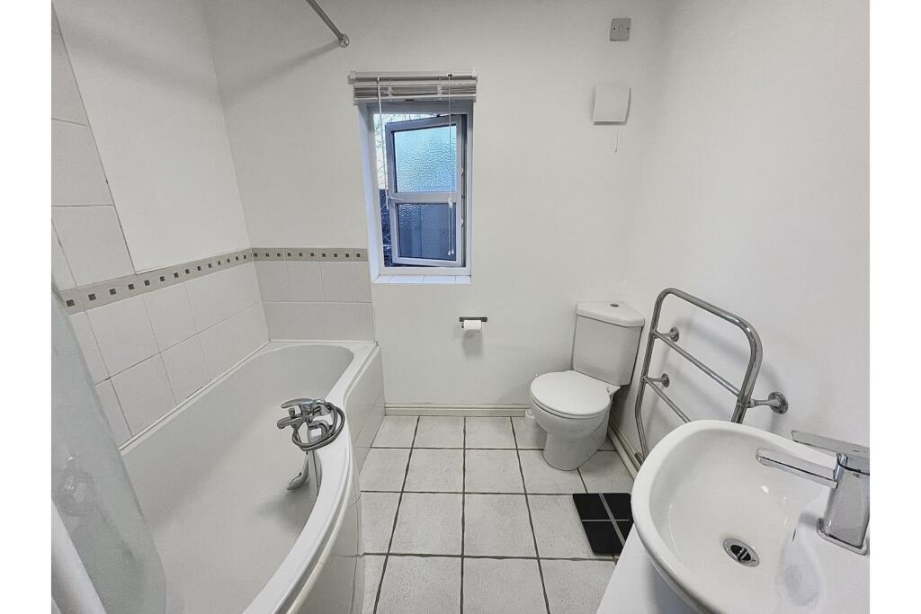 Apartment in Nottingham, Nottinghamshire - View 6