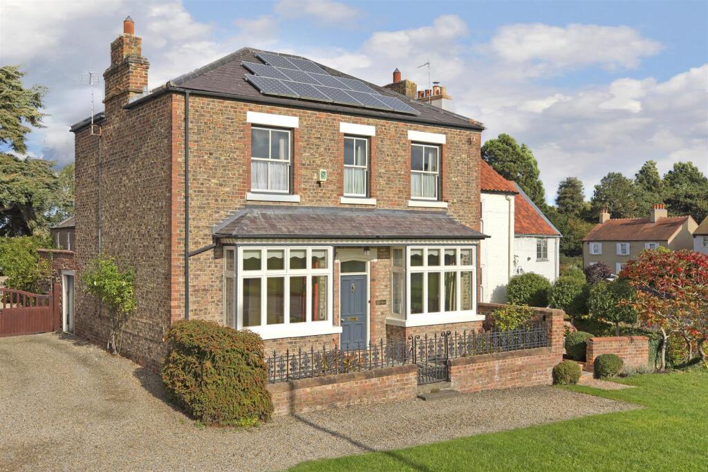 3-bed detached on Sunnyside, Front Street, Aldborough, Boroughbridge, York, £550,000