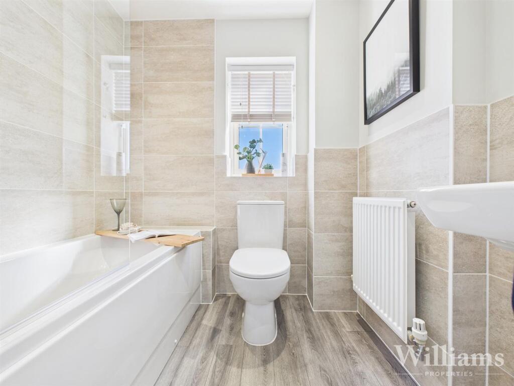 House in Broughton, Kingsbrook - More