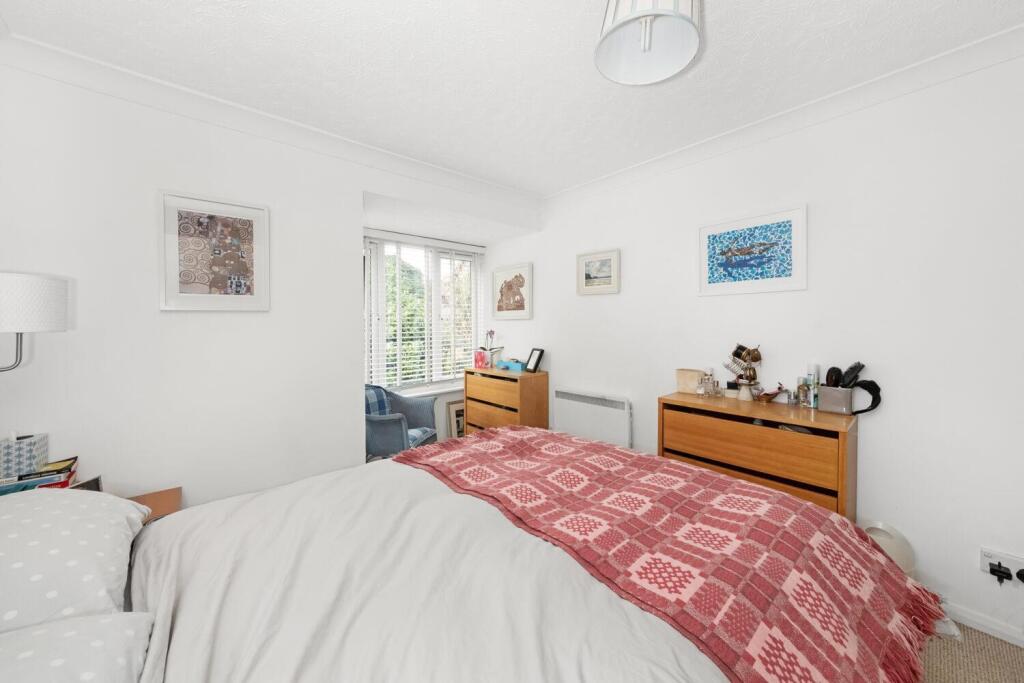Linwood Close, Camberwell, London, SE5 - More