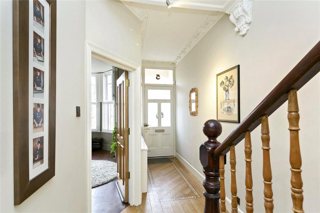 House in Twickenham - More