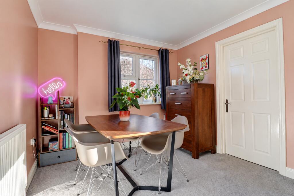 Apartment in Hemel Hempstead - View 5