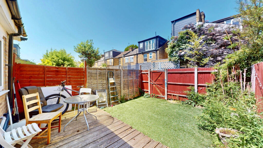 House in London - View 4