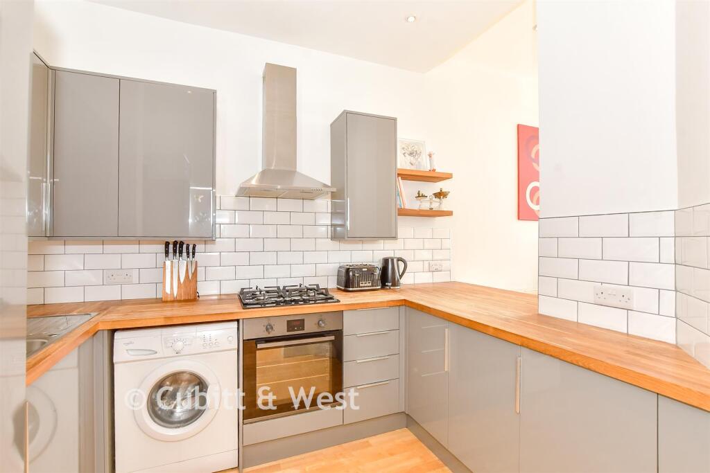 Apartment in Portsmouth - View 2