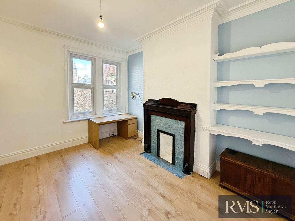 House in Newcastle upon Tyne, South Gosforth - More