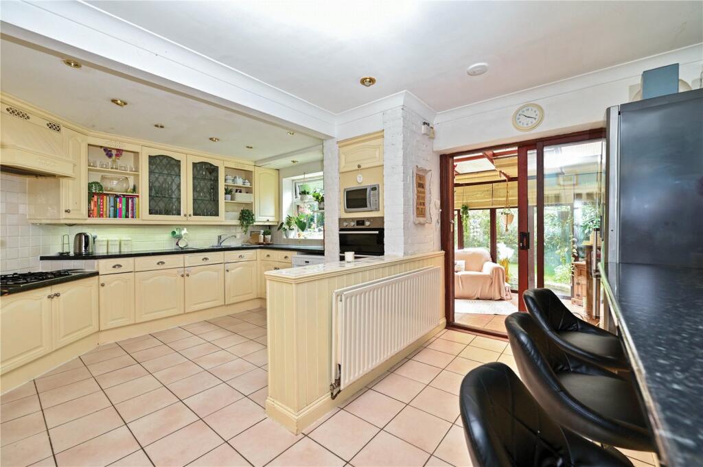House in Surrey Heath, Surrey - View 3